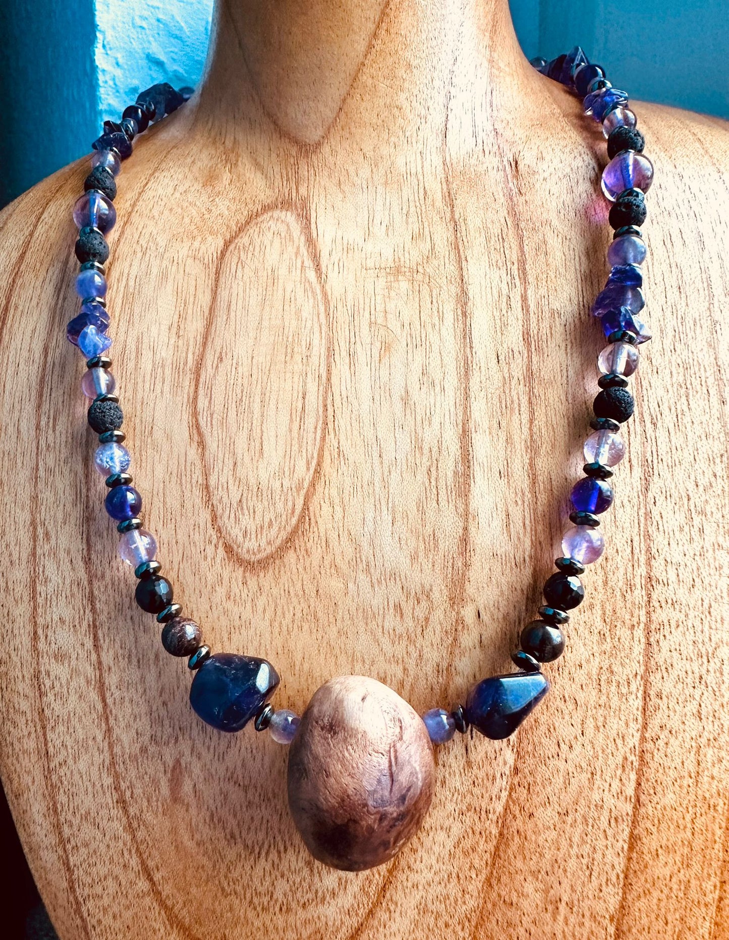 Innerer Frieden ✧ Baumperlen-Kette ✧ Amethyst & Hämatit ✧ Unikat