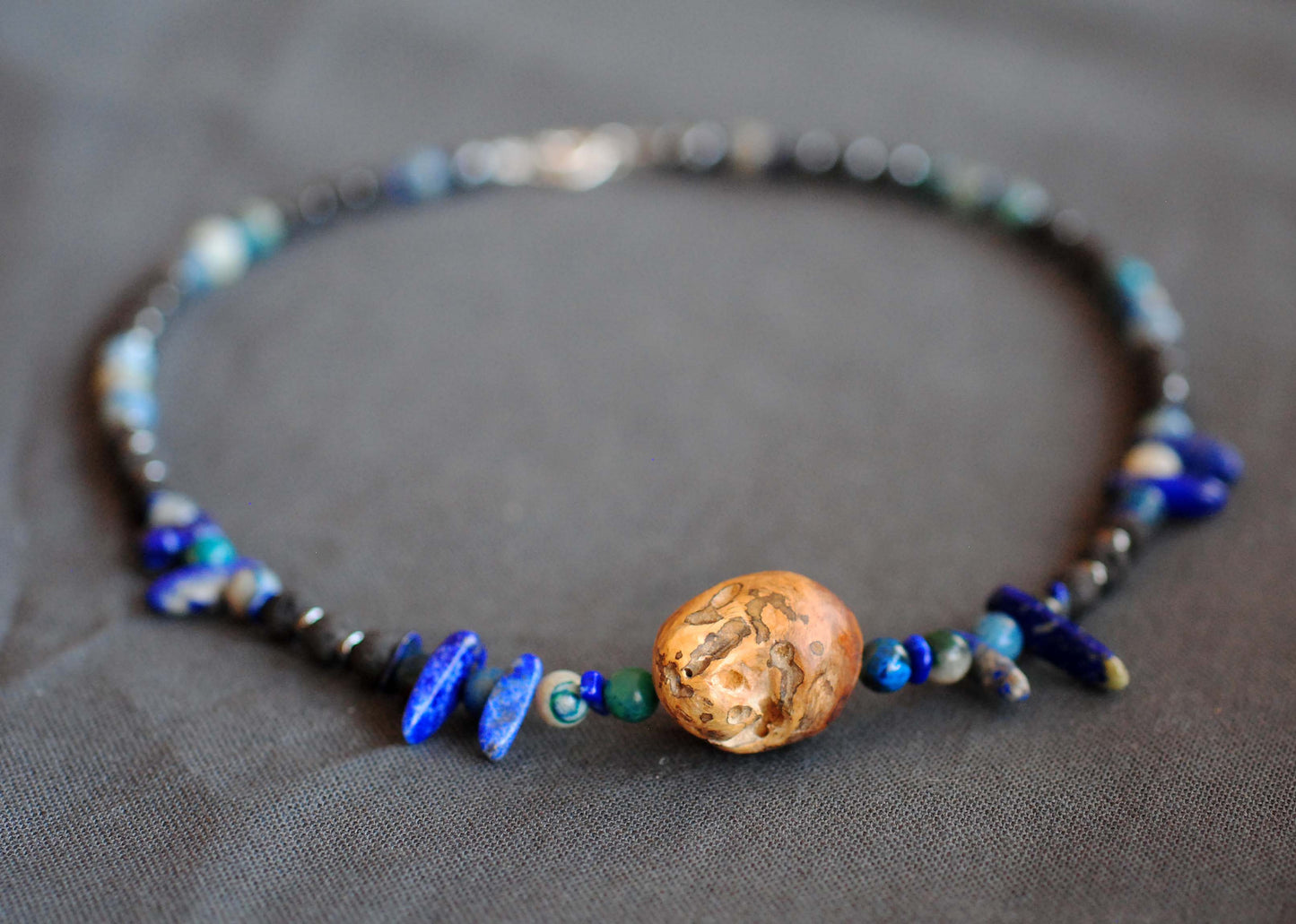 Fokus ✧ Baumperlen-Kette ✧ Shattuckit & Lapislazuli ✧ Unikat