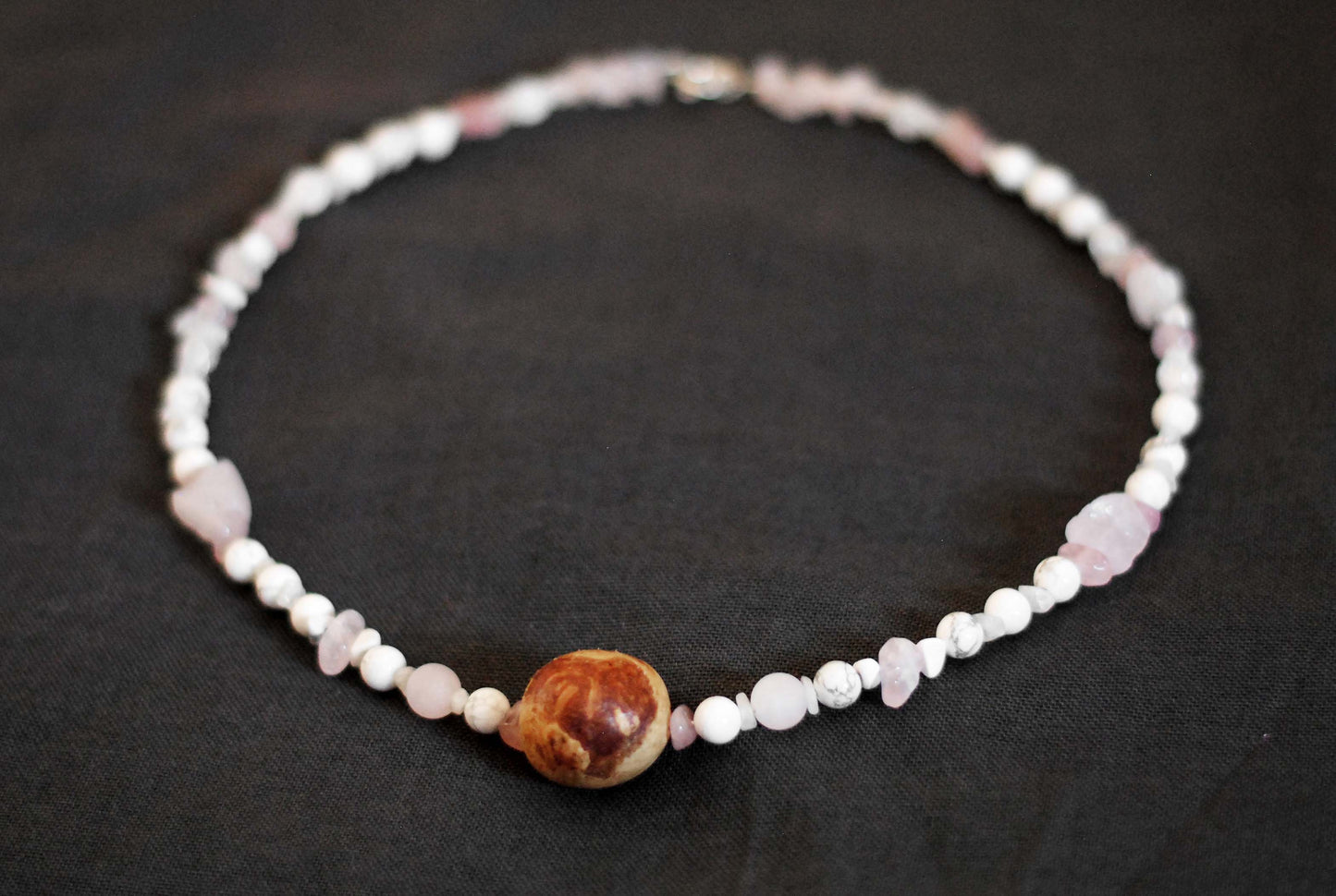 Sanftmut ✧ Baumperlen-Kette ✧ Rosenquarz & Magnesit ✧ Unikat