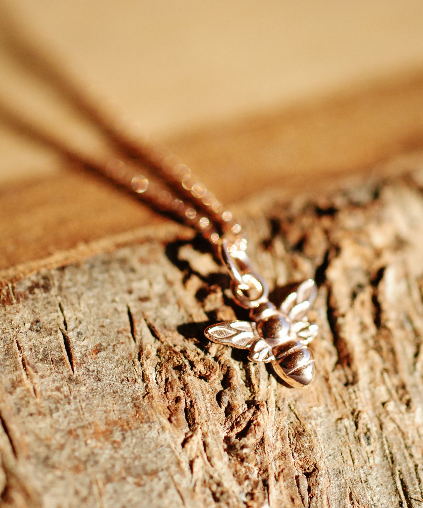 18K rosévergoldete Kette "Biene"