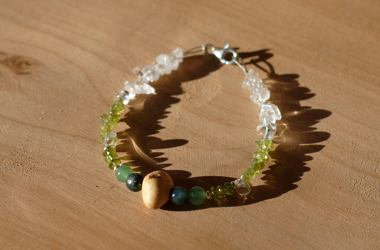 Erholung ✧ Baumperlen-Armband ✧ Peridot & Bergkristall ✧ Unikat