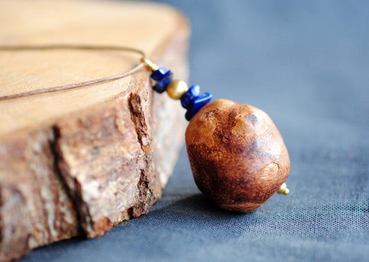 Innere Wahrheit ✧ Baumperlen-Kette ✧ Lapislazuli ✧ Unikat