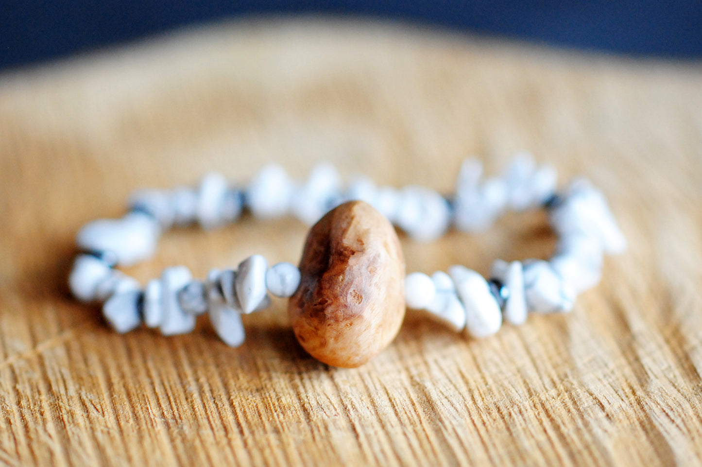 Geduld ✧ Baumperlen-Armband ✧ Magnesit & Hämatit ✧ Unikat