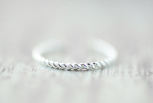 925er Silber Ring schlicht, gedrehtes Design, Seiloptik
