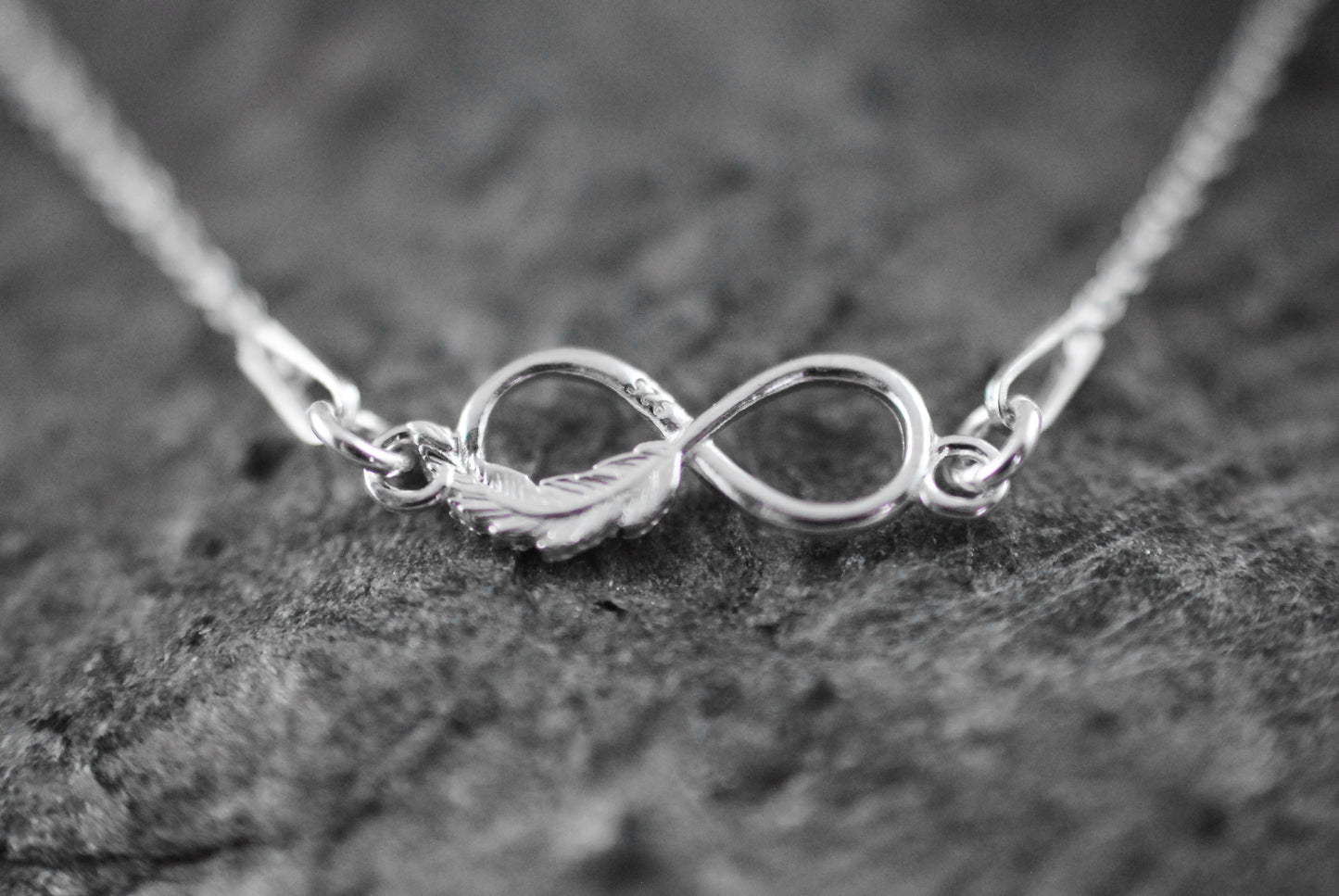 Schlichtes 925er Armkettchen "Infinity Feather"