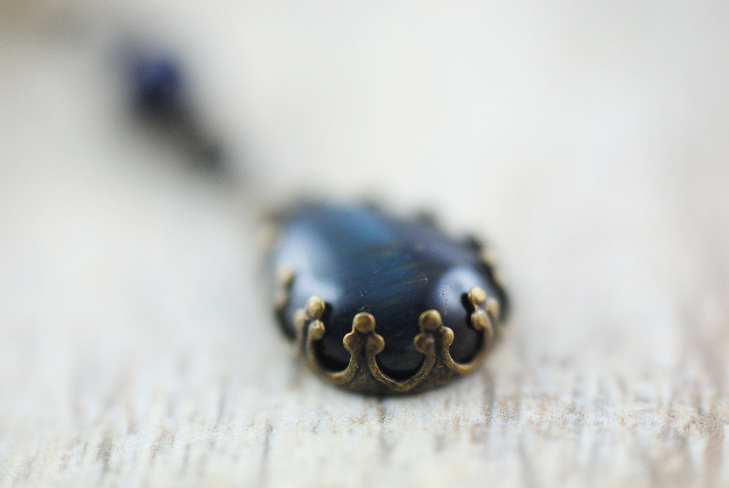 Perlmutt Tropfen mit Blaufluss Edelstein Amulett