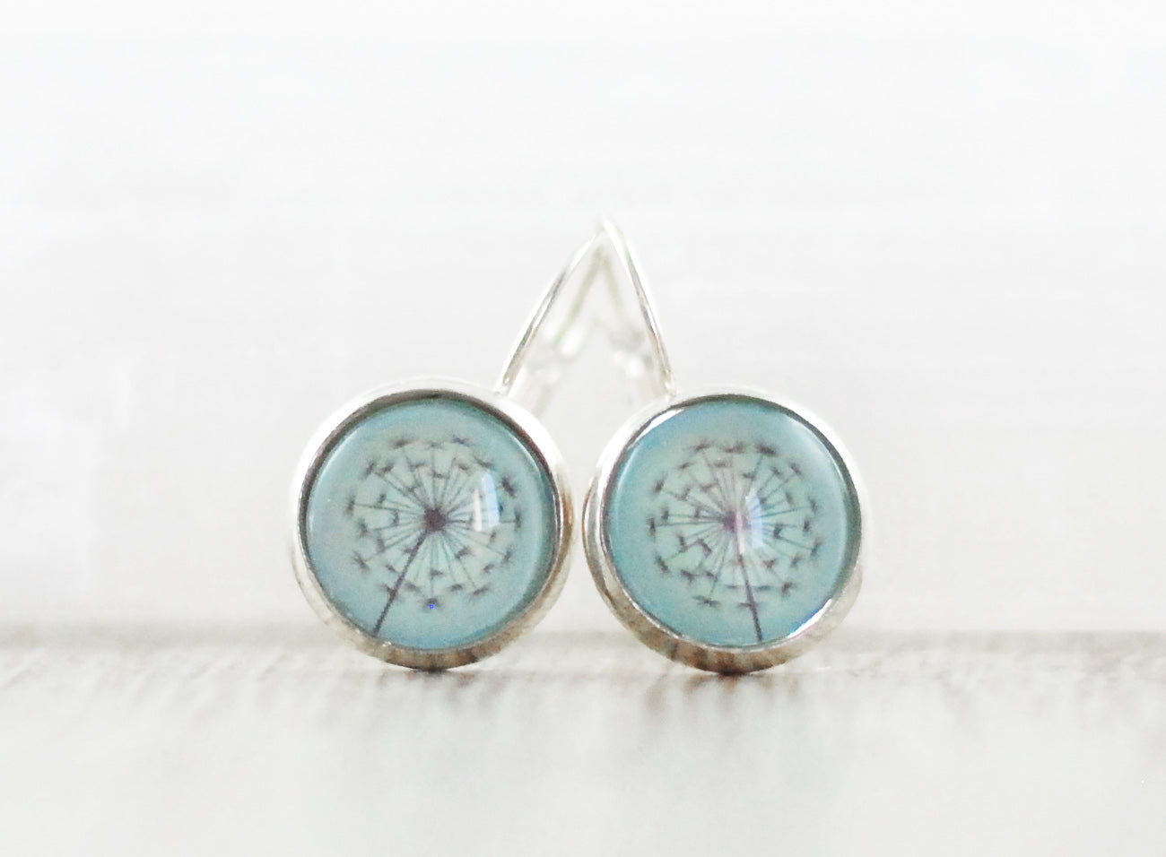 Ohrhänger "Pusteblume" hellblau