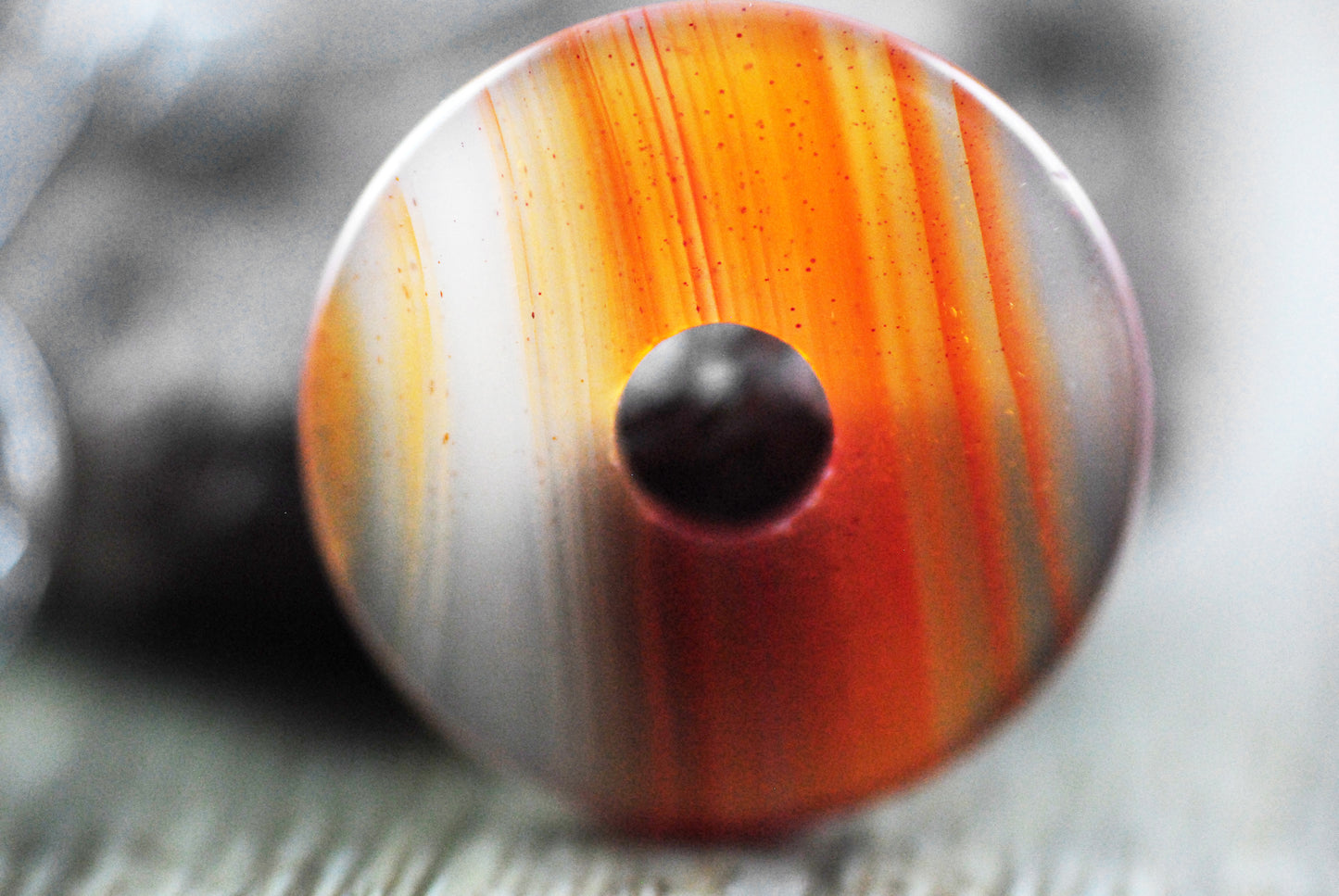 Versilbertes Wechsel-Amulett Blume des Lebens mit Karneol (Stein auswechselbar)