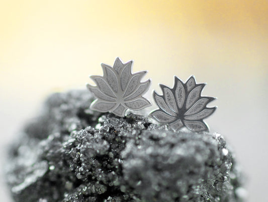 925er Silber Ohrstecker "Lotus"