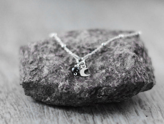 Schlichtes 925er Armkettchen "Mondnacht" mit Hämatitperle