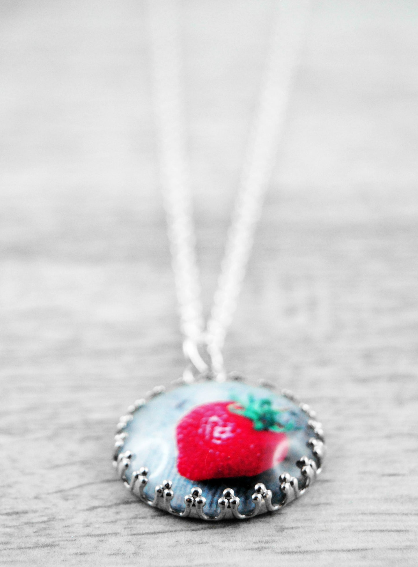 Erdbeerzeit" Amulett
