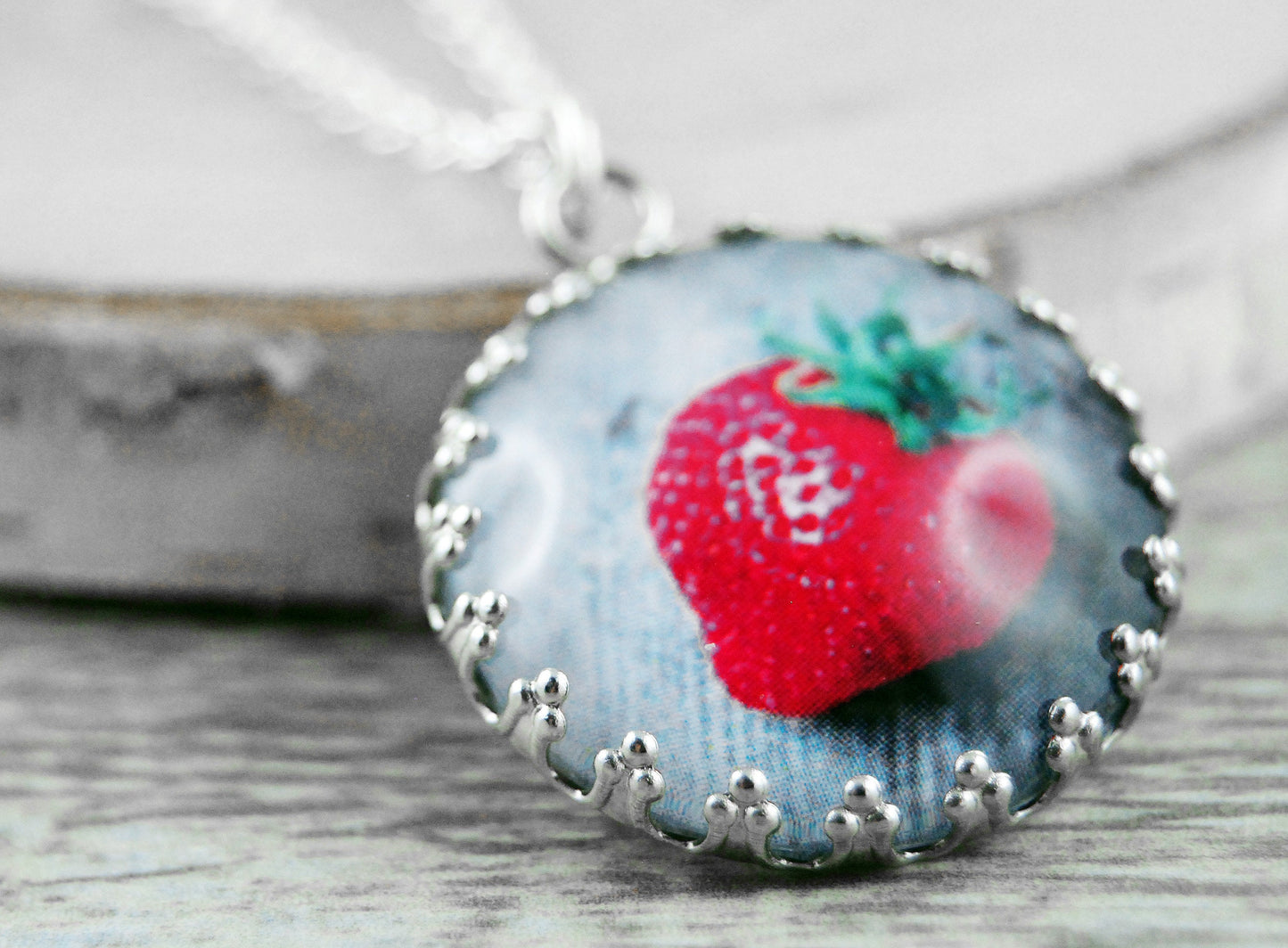 Erdbeerzeit" Amulett