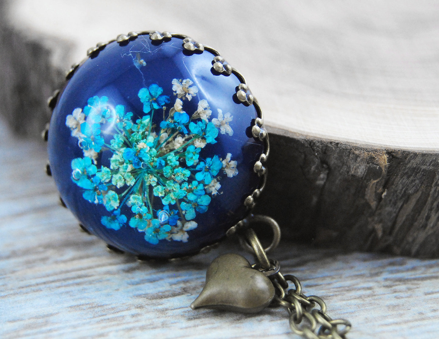 Amulett "Vergissmeinnicht" Dunkelblau