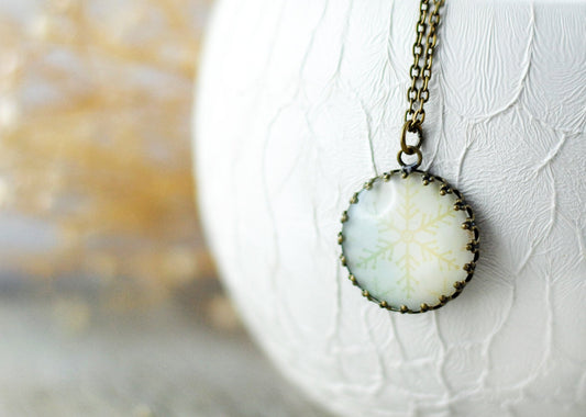 Amulett "Schneeflöckchen"