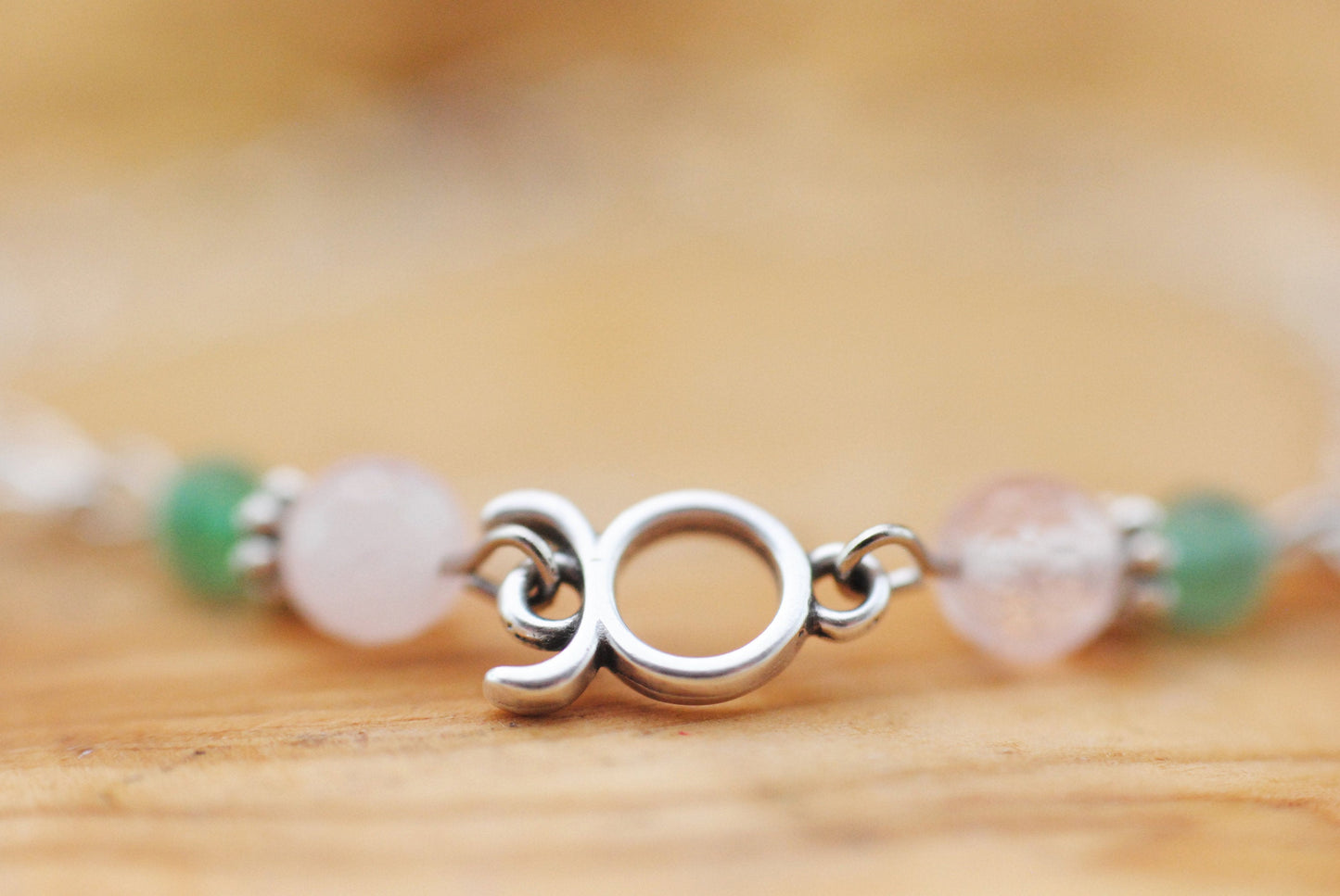 Armschmuck Stier versilbert mit Rosenquarz und Aventurin - Sternzeichen Schmuck