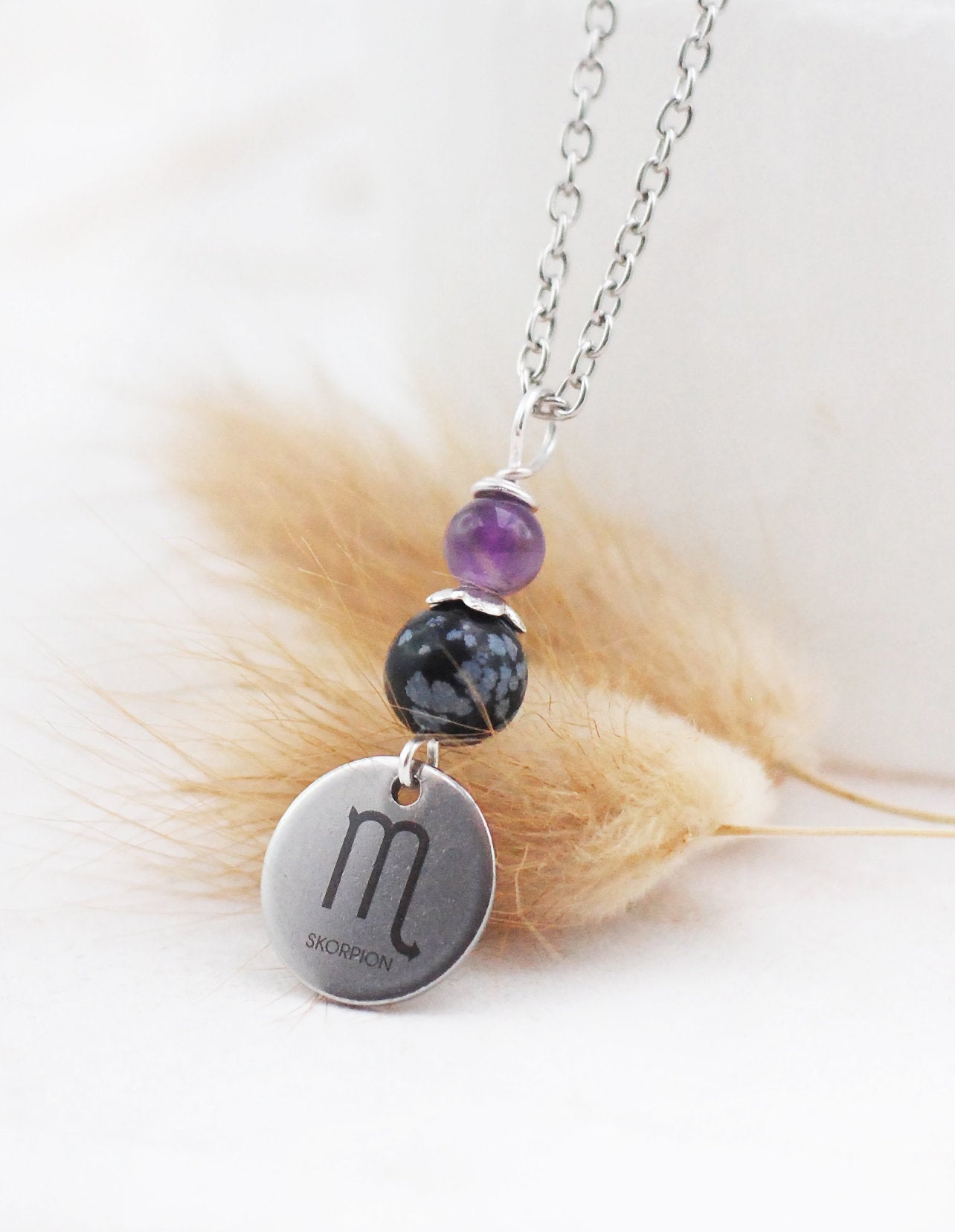 Sternzeichen Amulett Skorpion mit Obsidian und Amethyst - Edelstahl, lasergraviert