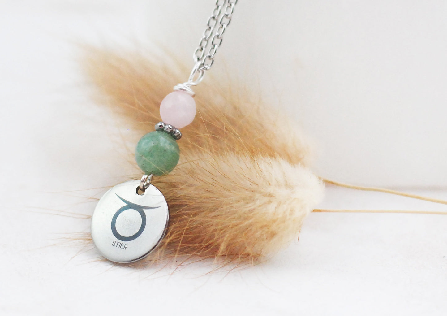 Sternzeichen Amulett Stier mit Rosenquarz und Aventurin - Edelstahl, lasergraviert