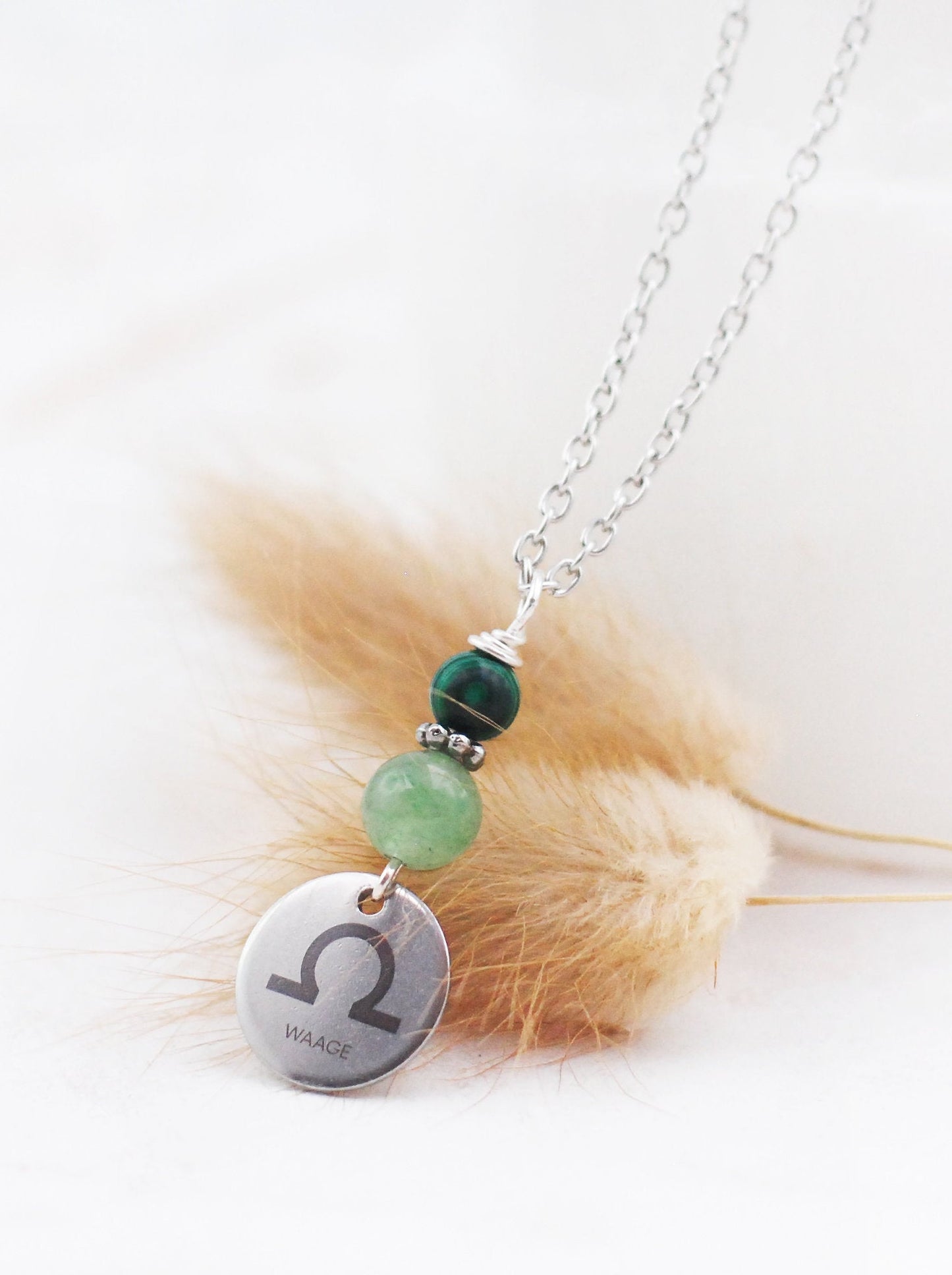 Sternzeichen Amulett Waage mit Malachit und Aventurin - Edelstahl, lasergraviert