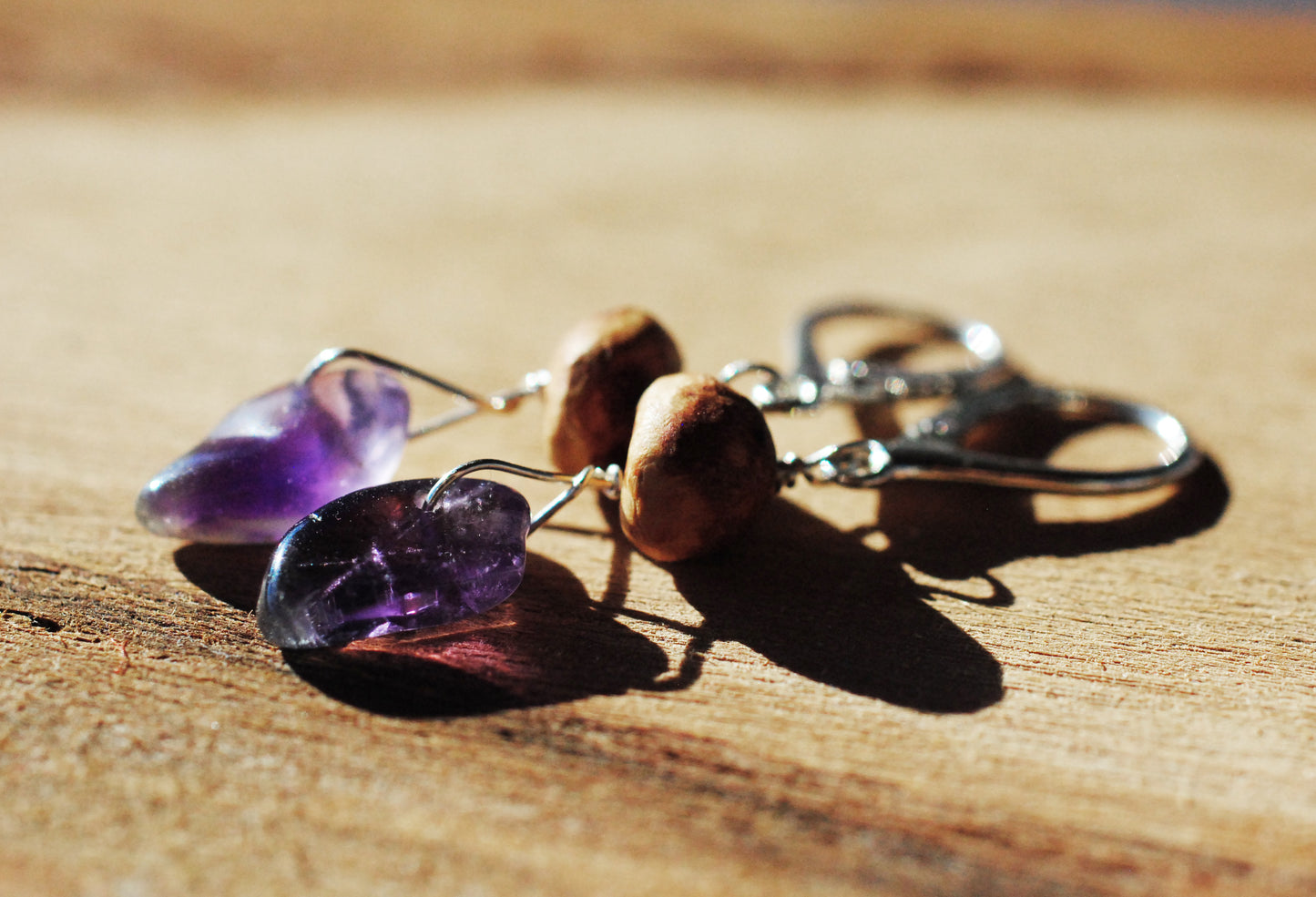 "Frieden" Baumperlen-Ohrhänger Amethyst