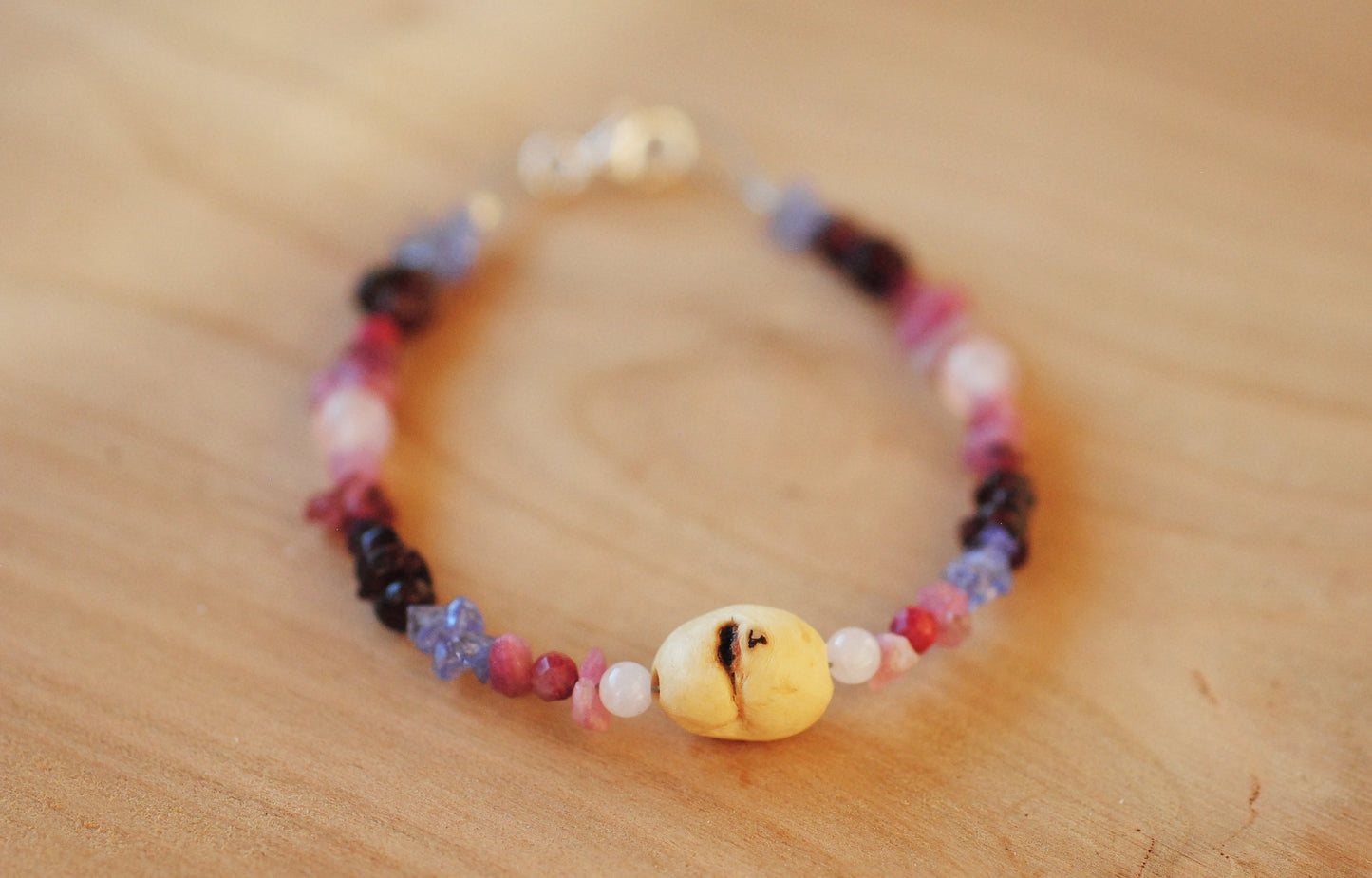 Würde & Aufrichtung ✧ Baumperlen-Armband ✧ Tansanit & Pinker Turmalin ✧ Unikat