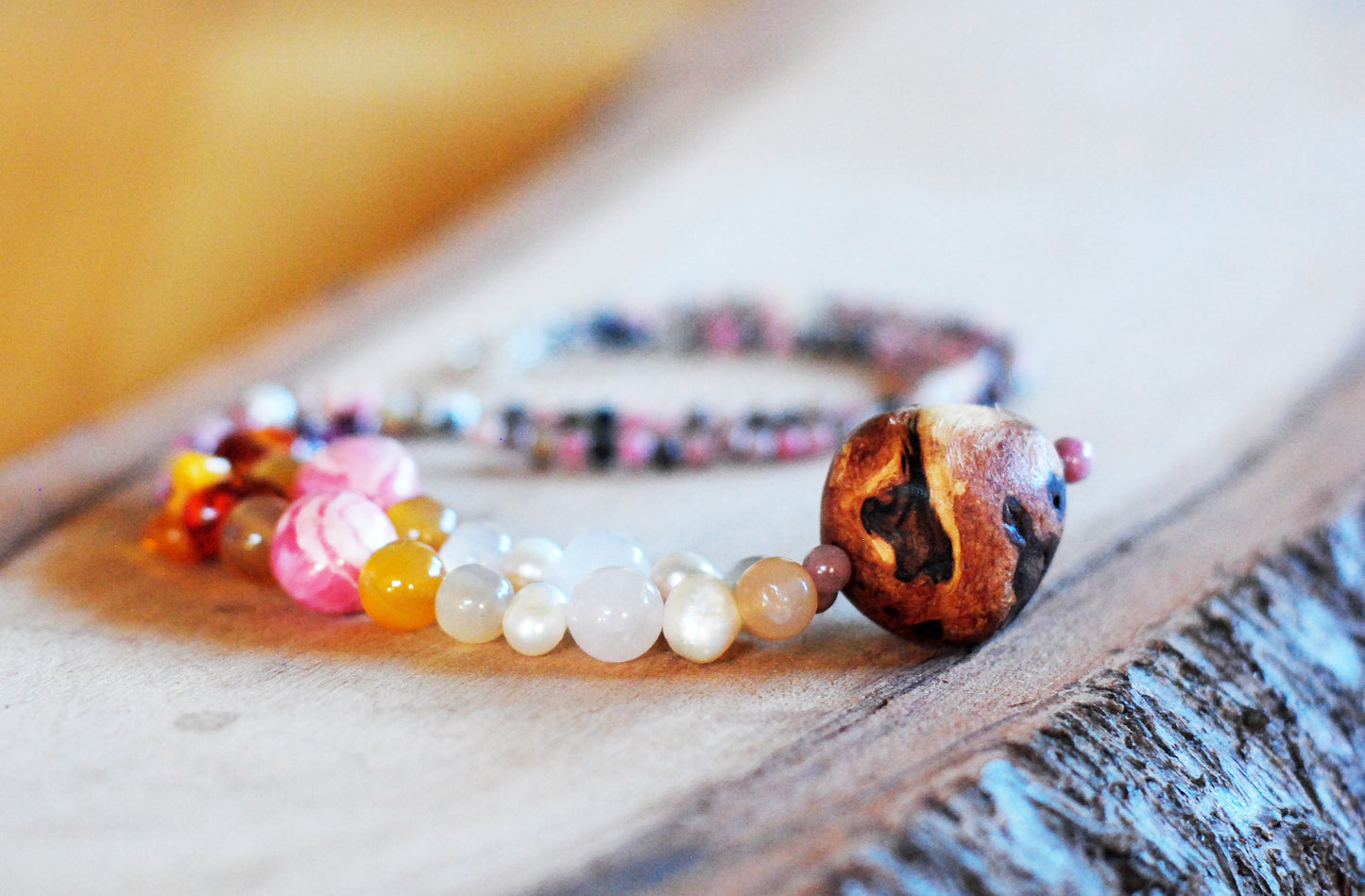 Weiblichkeit ✧ Baumperlen-Kette ✧ Rhodonit, Rhodochrosit, Rosenquarz, Mondstein u.w. ✧ Unikat