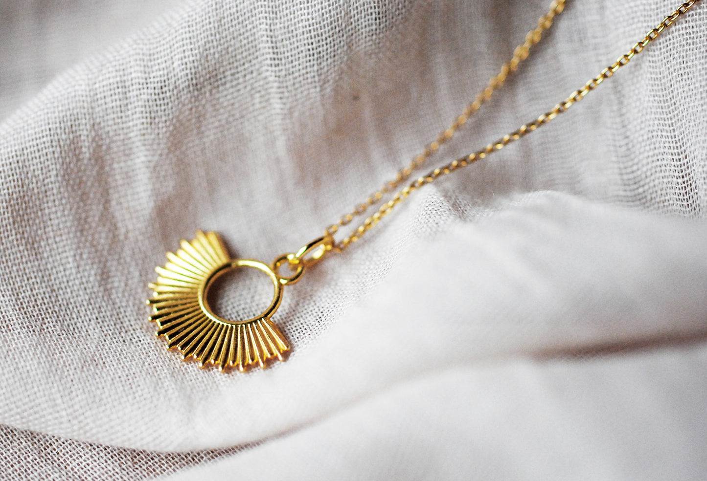 24K vergoldeter Anhänger "Sonne" optional mit Kette