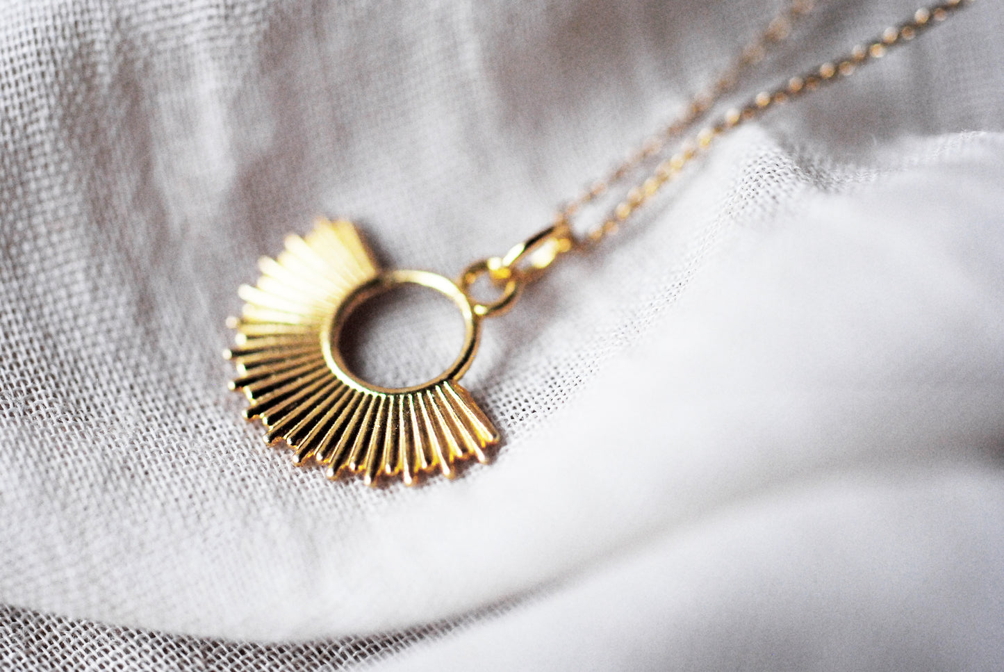 24K vergoldeter Anhänger "Sonne" optional mit Kette