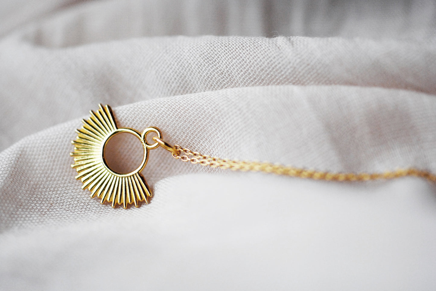 24K vergoldeter Anhänger "Sonne" optional mit Kette