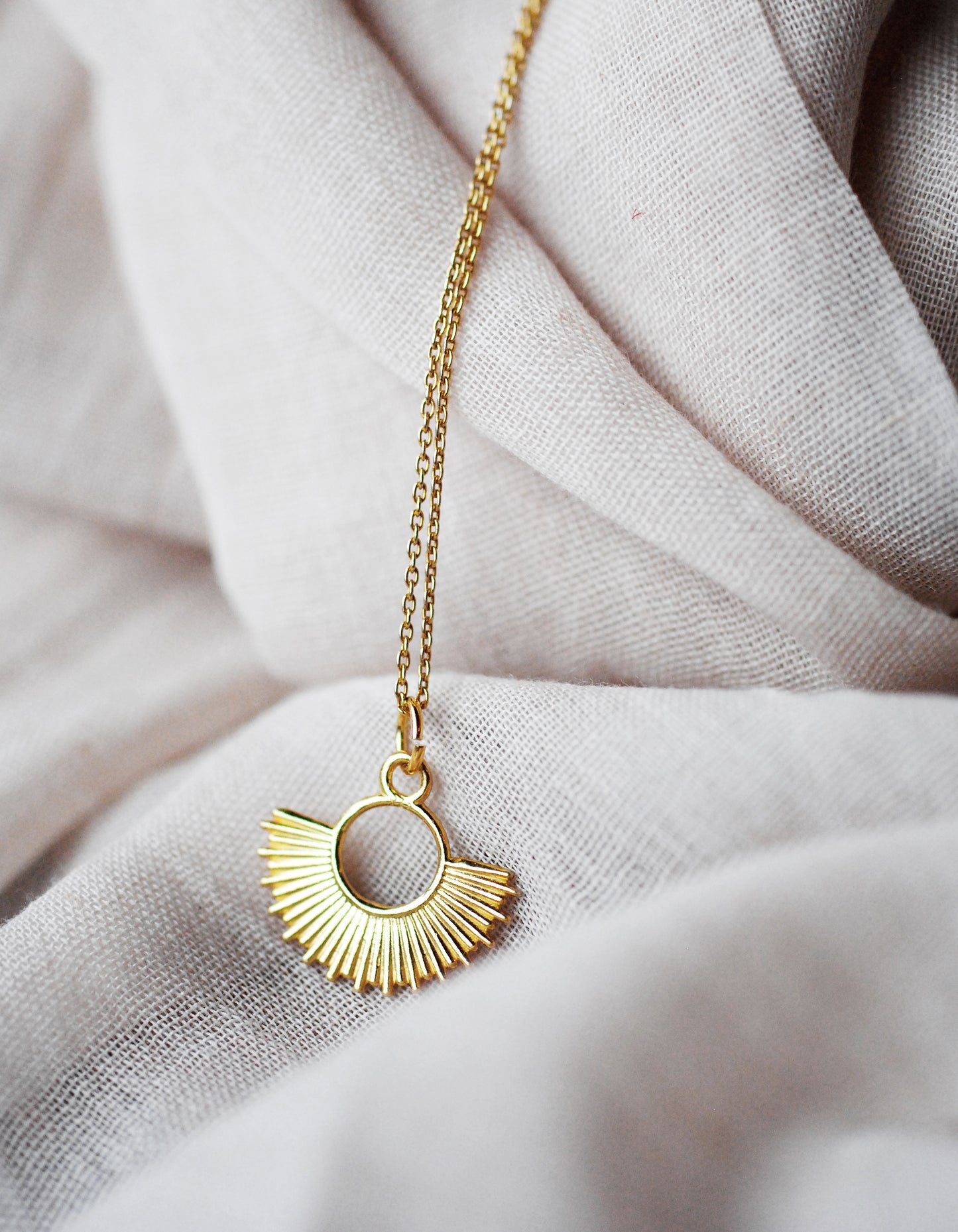 24K vergoldeter Anhänger "Sonne" optional mit Kette