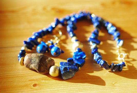 Fülle ✧ Baumperlen-Kette ✧ Lapislazuli & Gold ✧ Unikat