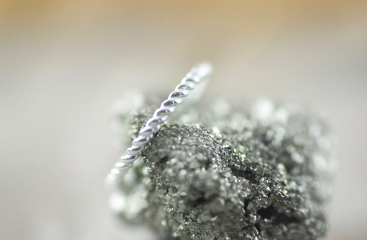 925er Silber Ring schlicht, gedrehtes Design, Seiloptik