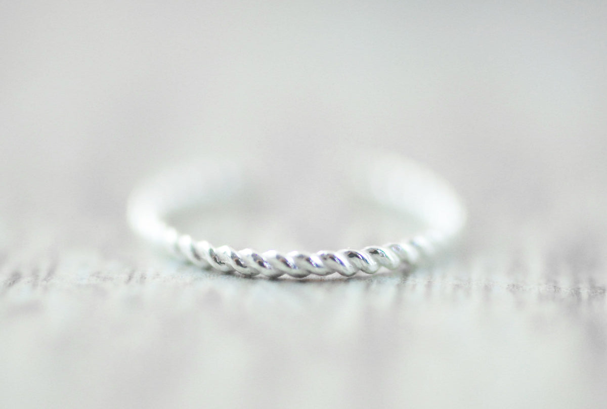 925er Silber Ring schlicht, gedrehtes Design, Seiloptik