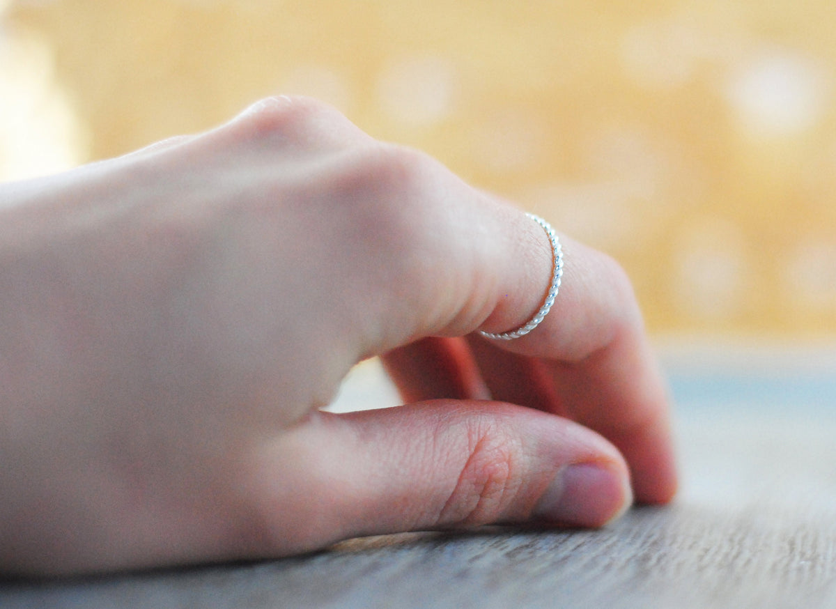 925er Silber Ring schlicht, gedrehtes Design, Seiloptik