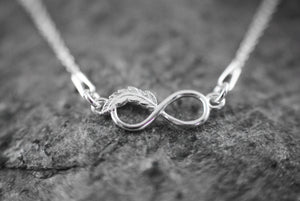 Schlichtes 925er Armkettchen "Infinity Feather"