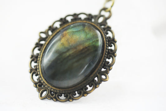 Amulett mit Labradorit