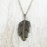 Amulett "Federtanz"
