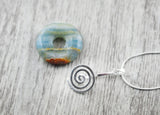 Wechsel-Amulett Spirale mit Aragonit (Stein auswechselbar), versilbert
