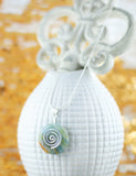 Wechsel-Amulett Spirale mit Aragonit (Stein auswechselbar), versilbert