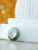Wechsel-Amulett Spirale mit Aragonit (Stein auswechselbar), versilbert