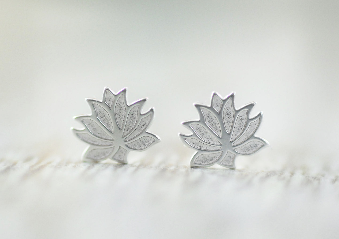 925er Silber Ohrstecker "Lotus"