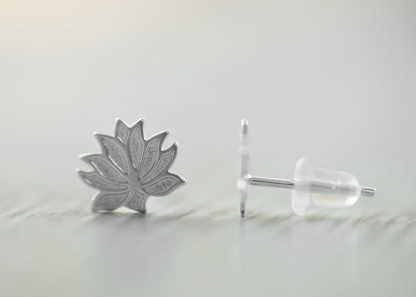 925er Silber Ohrstecker "Lotus"