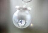 Glaskugel-Kette mit Kristallherz