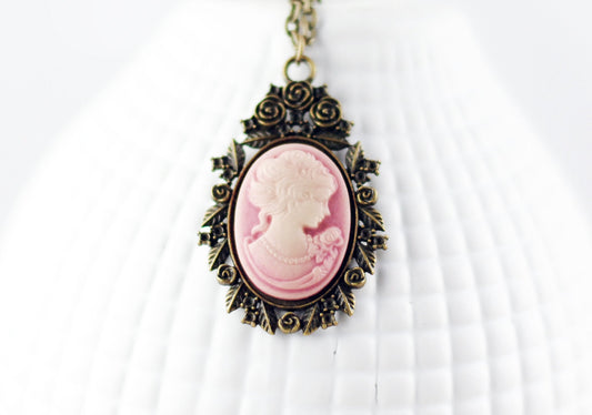 Kette mit Camée "Urania"